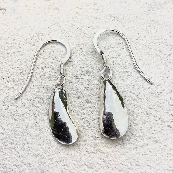 Pure silver mussel shell earrings