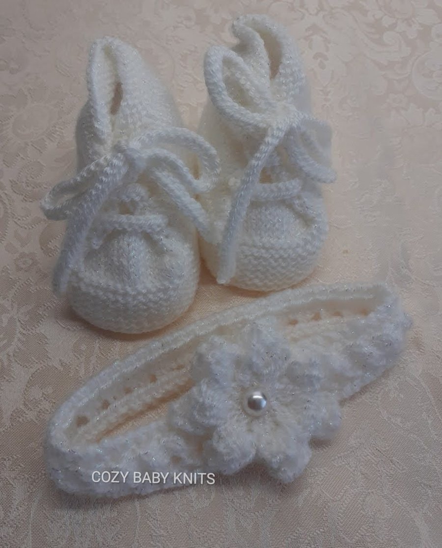 NEWBORN HAIR BAND AND TRAINER SET