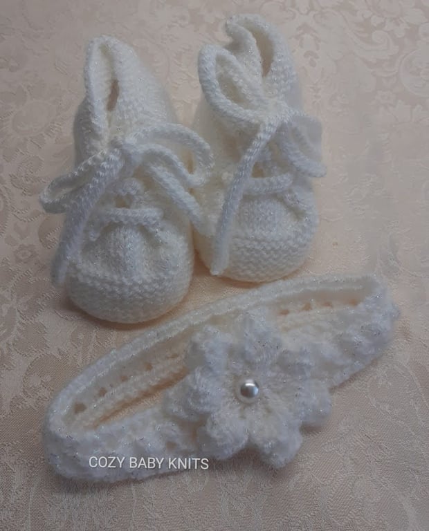 NEWBORN HAIR BAND AND TRAINER SET