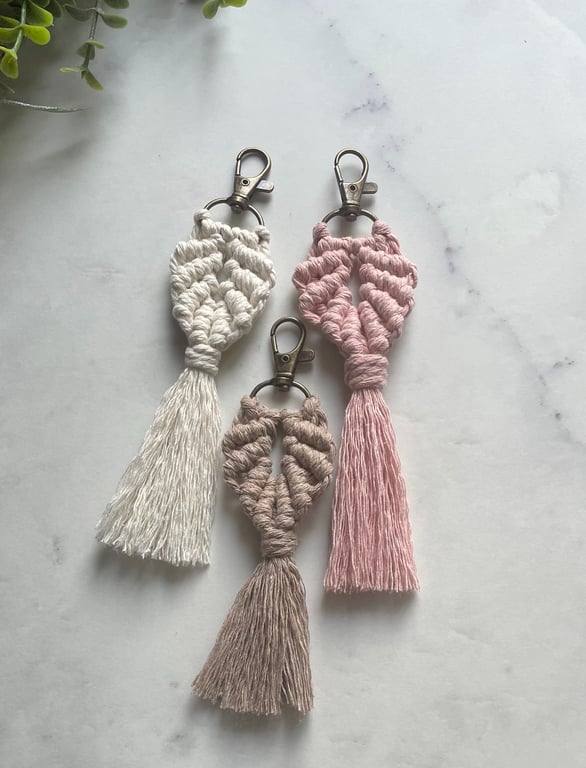 Macrame Seashell Shaped Keyring 