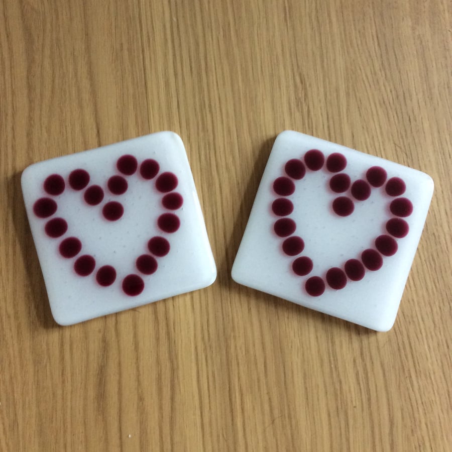 Cranberry  dotty heart coasters (0435)