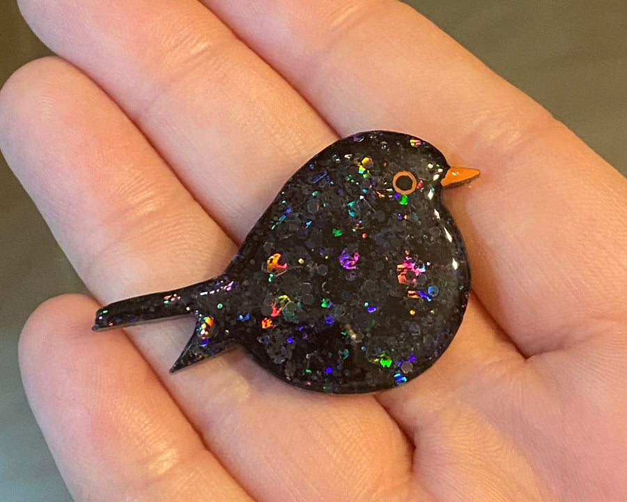 Blackbird brooch, Handmade resin brooch, blackbird, blackbird gift, bird gift, 