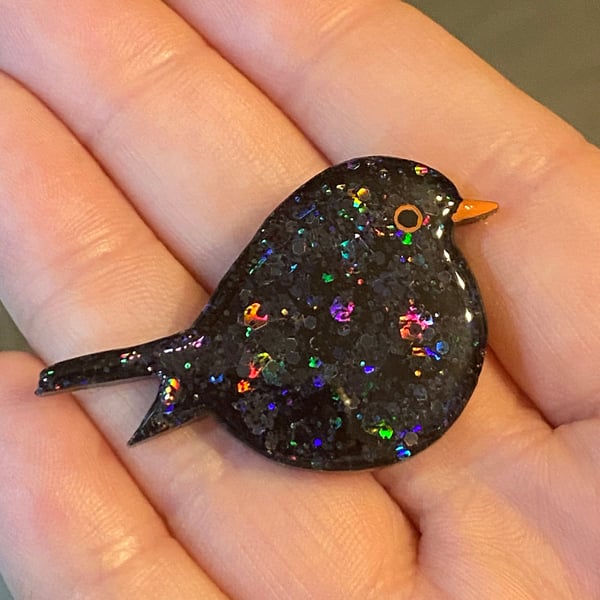 Blackbird brooch, Handmade resin brooch, blackbird, blackbird gift, bird gift, 