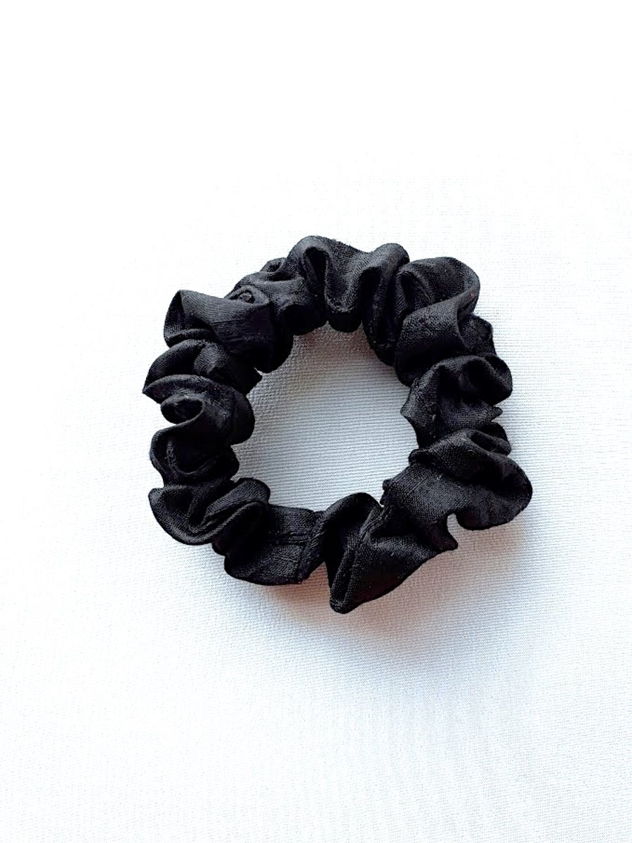 Black or white pure silk small skinny scrunchie.