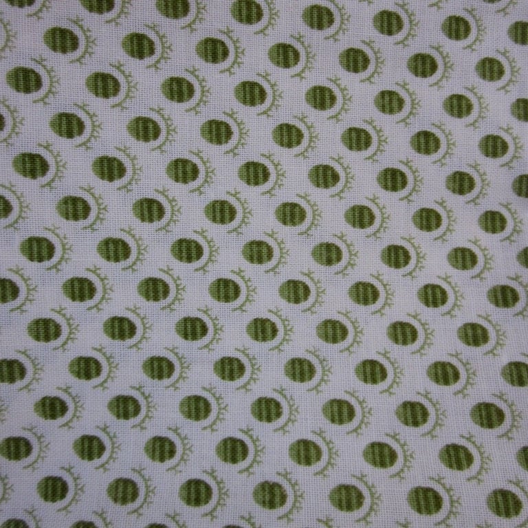 Green and Cream Leaf Pattern Cotton Fat Quarter