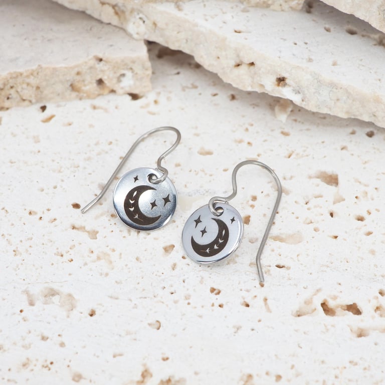 Small Folk crescent dangle earrings - Hypoallergenic titanium ear wires