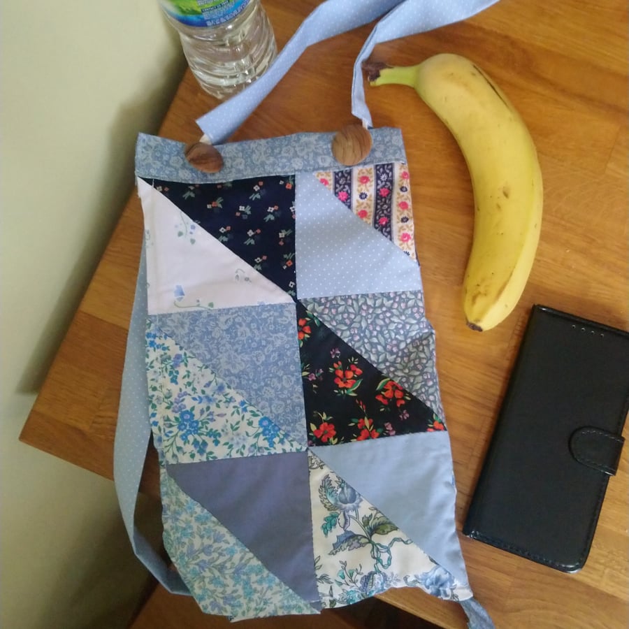 Expandable bag. Small patchwork bag that unzips to become bigger 