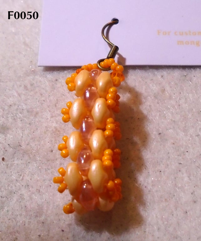 Brickwork-pattern bead earrings (customisable)