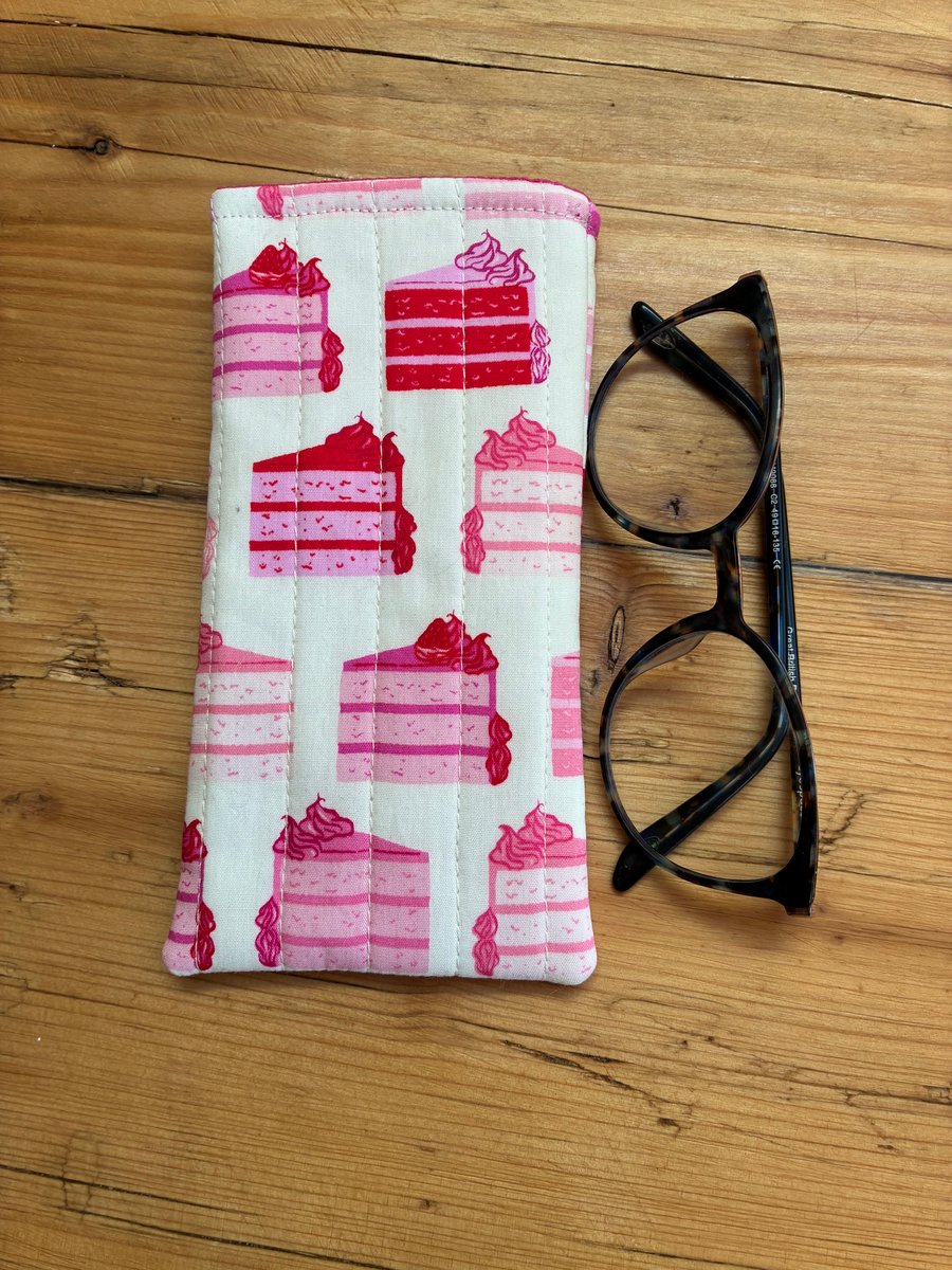 Pink Cake Slices Print Quilted Cotton Glasses Case