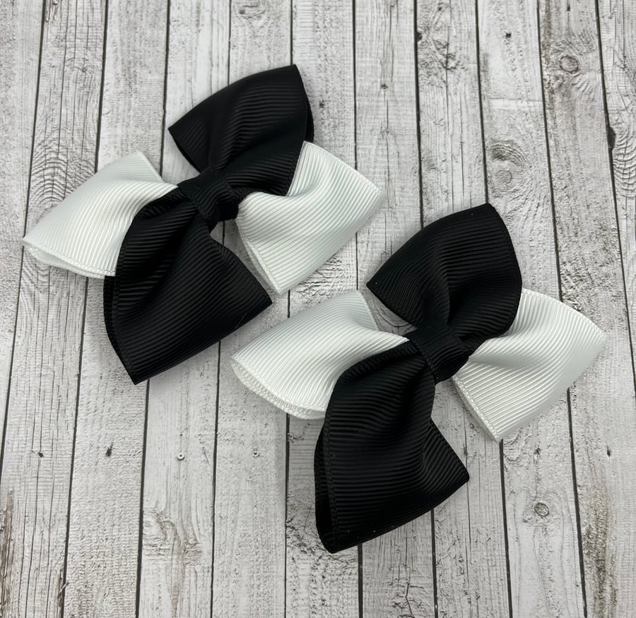 Black and White Square Double with Bows on Clips (pair)