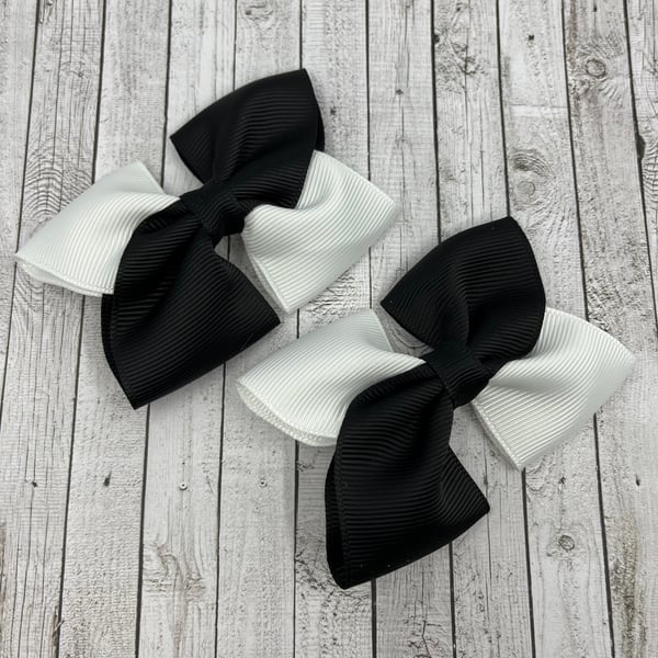 Black and White Square Double with Bows on Clips (pair)