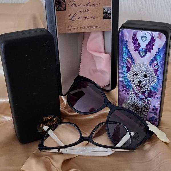 Dog rhinestone glassess case