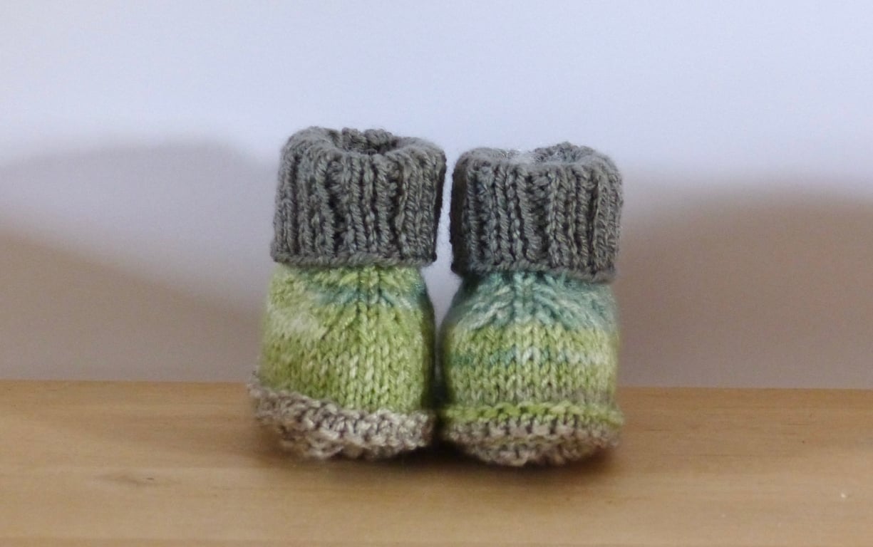 Knitted Baby Booties