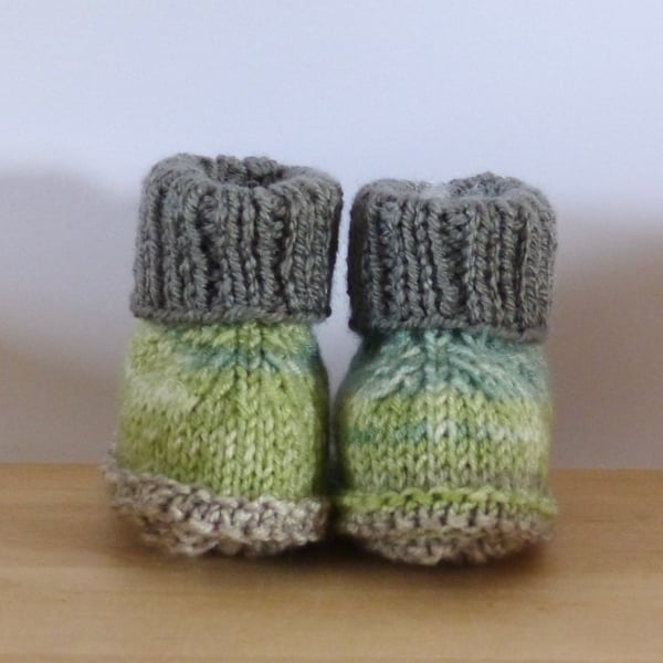 Knitted Baby Booties