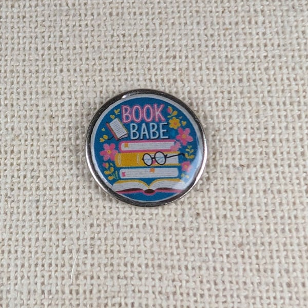 Book Babe - Book Lover Badge - Large Resin Topped Pin Badge 