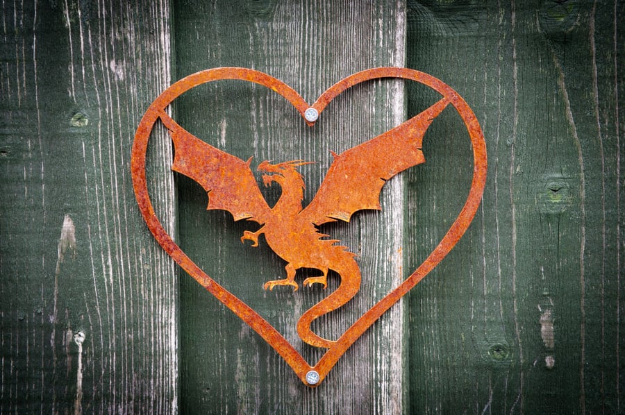 Dragon in a Heart Metal Wall Art, Rusty Fence Decoration, Garden Fence Ornament