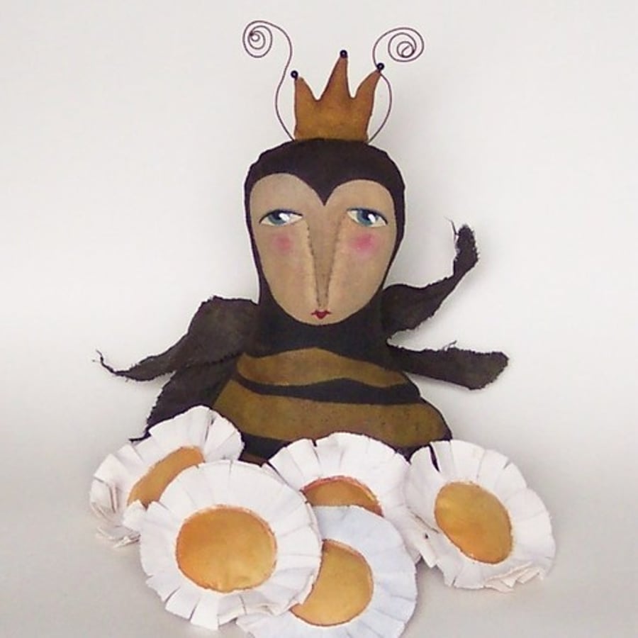 Primitive Queen Bee