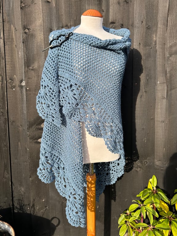 Blue grey alpaca rich lace triangle draping shawl 