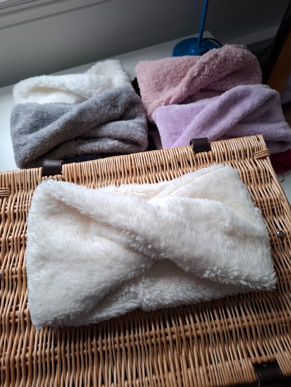 Vanilla Cream Fluffy Fleece Cosy Twist Snood   Neckwarmer