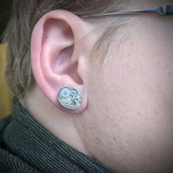 Men’s Stud Earrings Made from Authentic Vintage Watch Movements Geek Chic