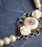 Vintage Style Glass Pearl Necklace - Image 4