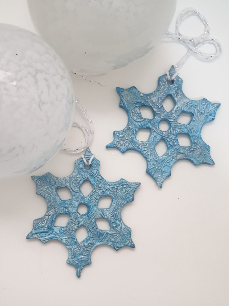 2 Snowflake Christmas tree decorations made of clay - blue and silver 