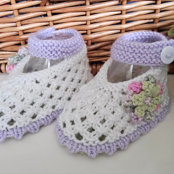 Designer Baby Girl's White Hand Knitted Lacey Flower Shoes  3-6 months size