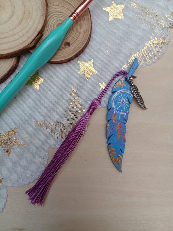 Wooden Feather Dreamcatcher design bookmark 