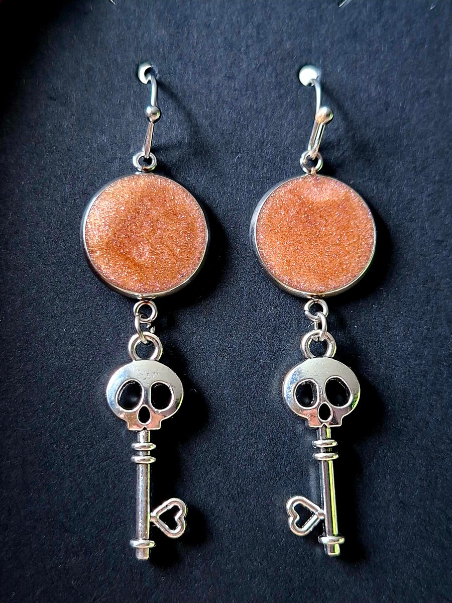 Gothic skull dangle earrings alternative punk emo