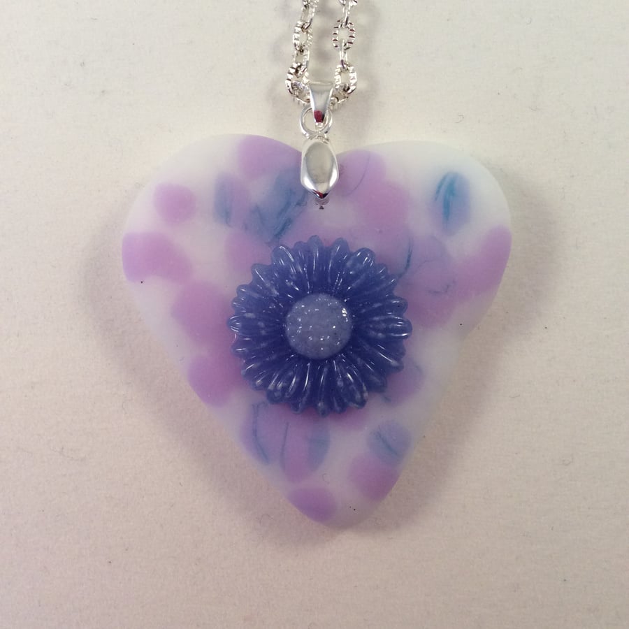 Heart and flower pendant (0514)