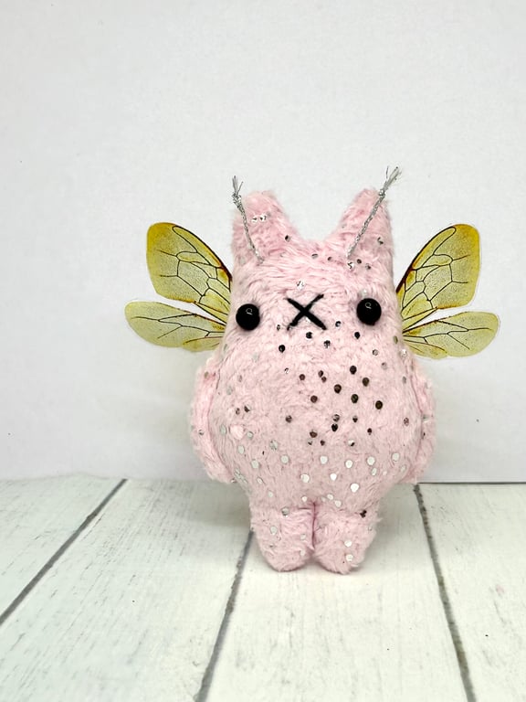 Pale Pink and Silver Kittyfly