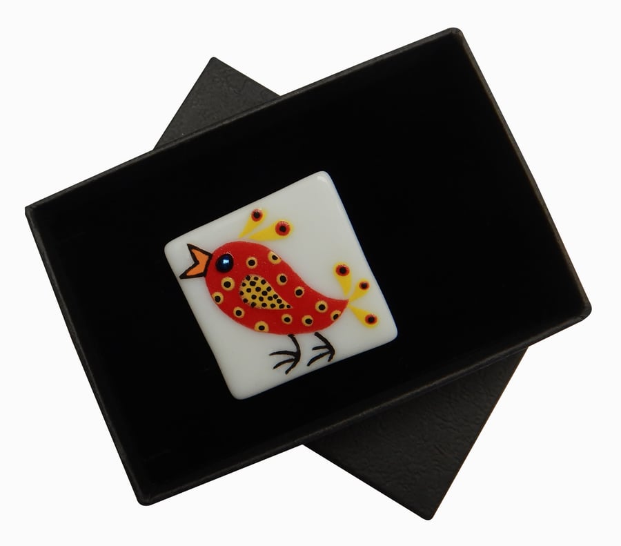 HANDMADE FUSED DICHROIC GLASS 'LITTLE BIRD' BROOCH.