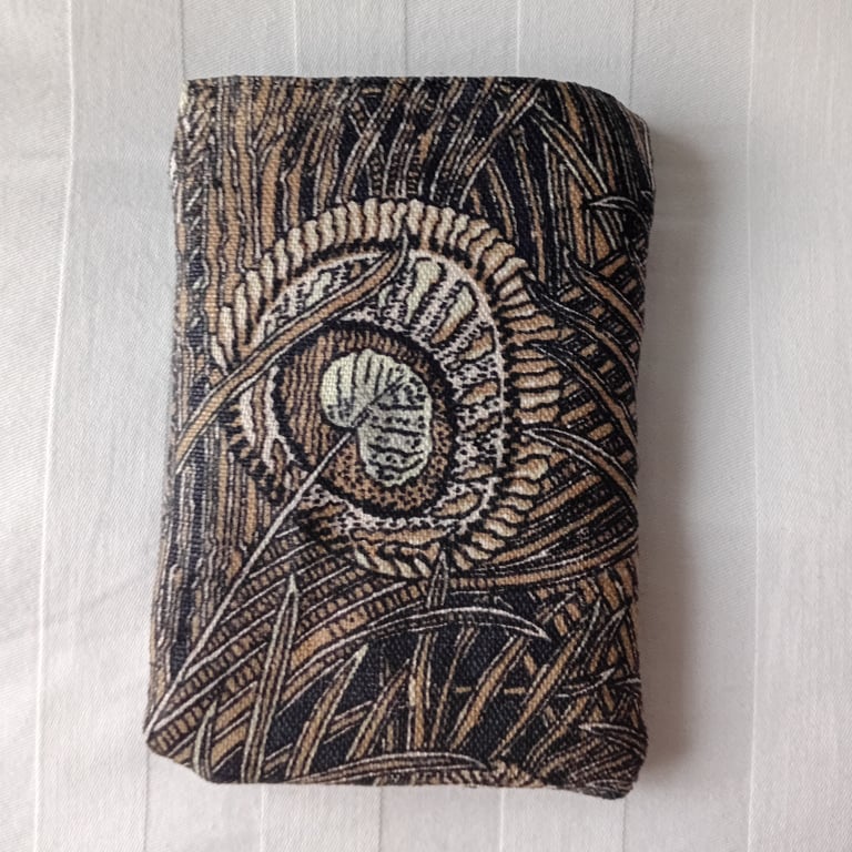 Passport cover in Liberty Hera linen. Passport sleeve.