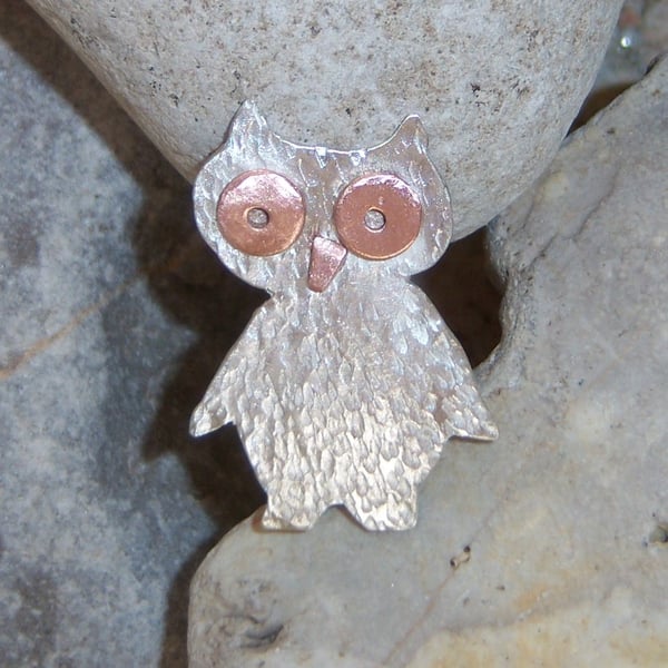 Owl brooch in sterling silver and copper