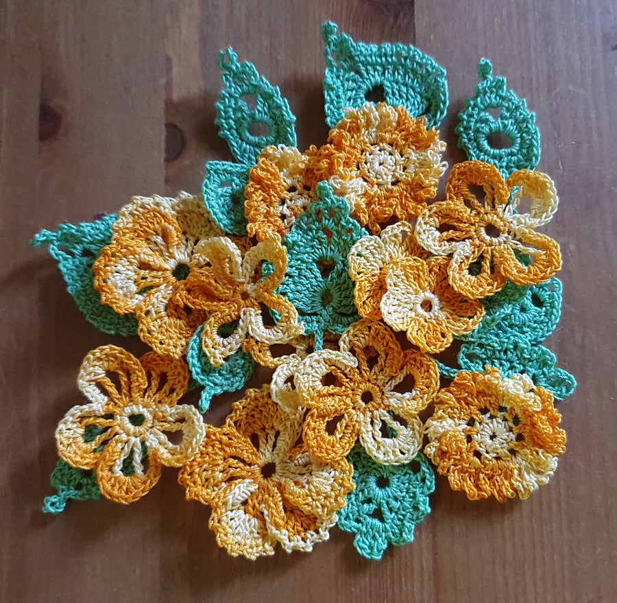 PACK of 24 FLOWER & LEAF EMBELLISHMENTS -GOLD & GREEN - CARDMAKING, SCRAPBOOKS