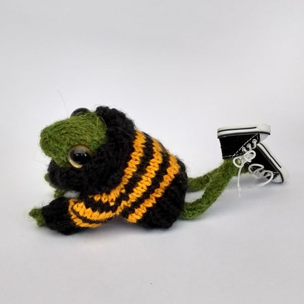 Adorable Knitted Frog