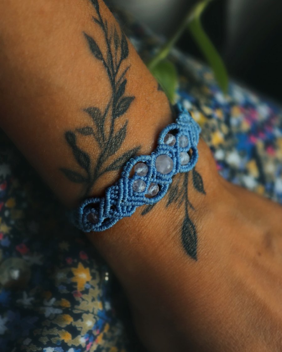 Women's bracelet with natural stones rose quartz 