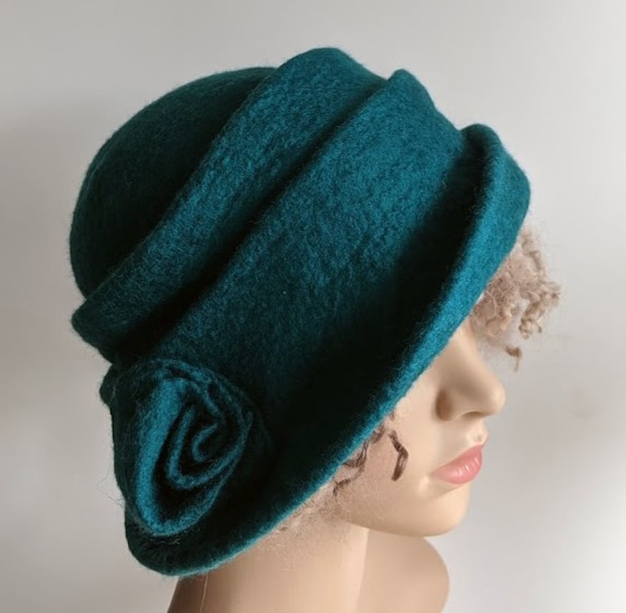 Teal felted wool hat - homage to Downton!