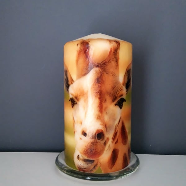 giraffe decorated candle