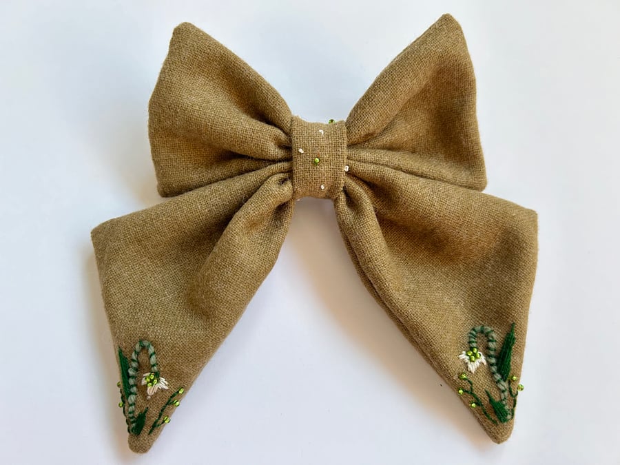 Hair bow, hand embroidered snowdrop flower green wool hair clip, gift for her