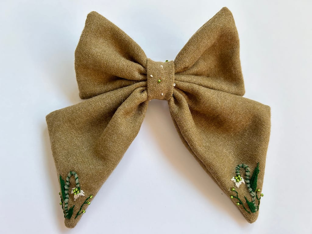 Hair bow, hand embroidered snowdrop flower green wool hair clip, gift for her