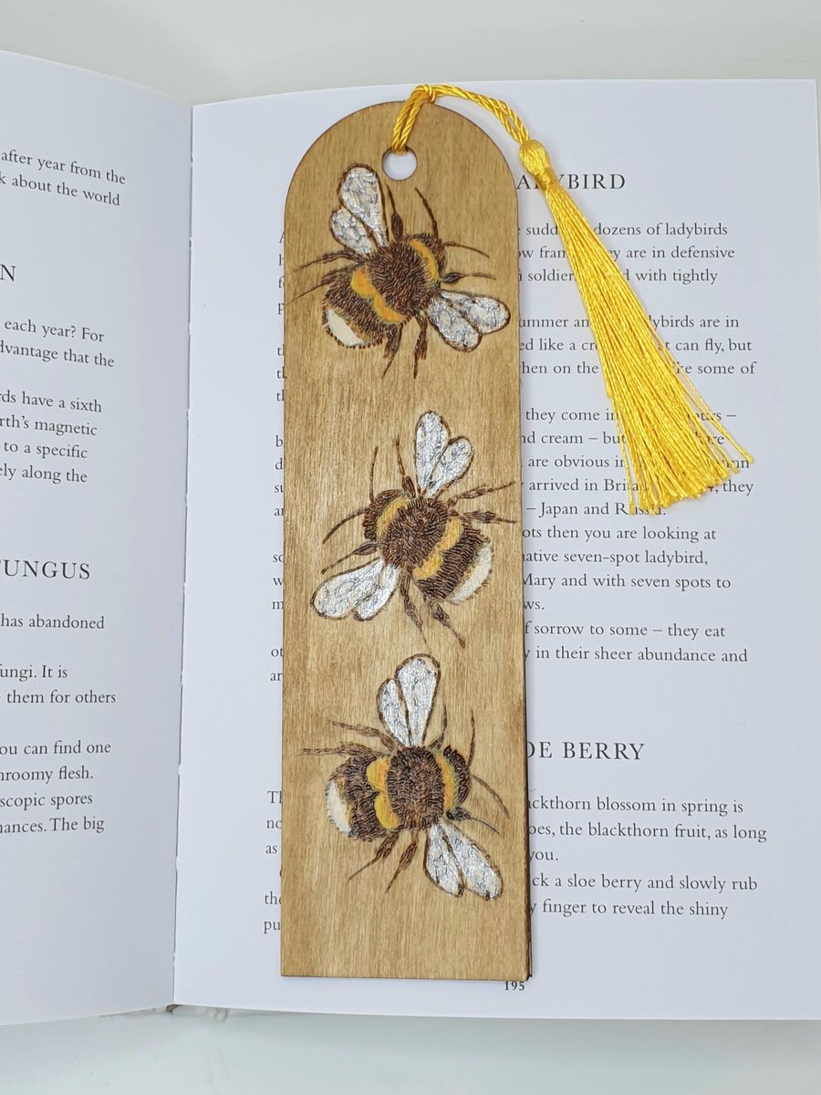 Pyrography bees wooden bookmark, stocking filler gift for a bee lover