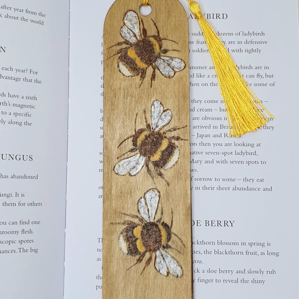 Pyrography bees wooden bookmark, stocking filler gift for a bee lover