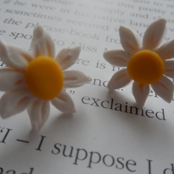 Daisy Studs