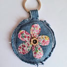 Denim flower keyring - pink