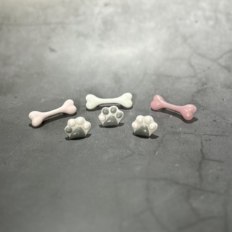 Resin Paw & Bone Brooch – Handmade Cat Dog Pin – Pet Lover Gift