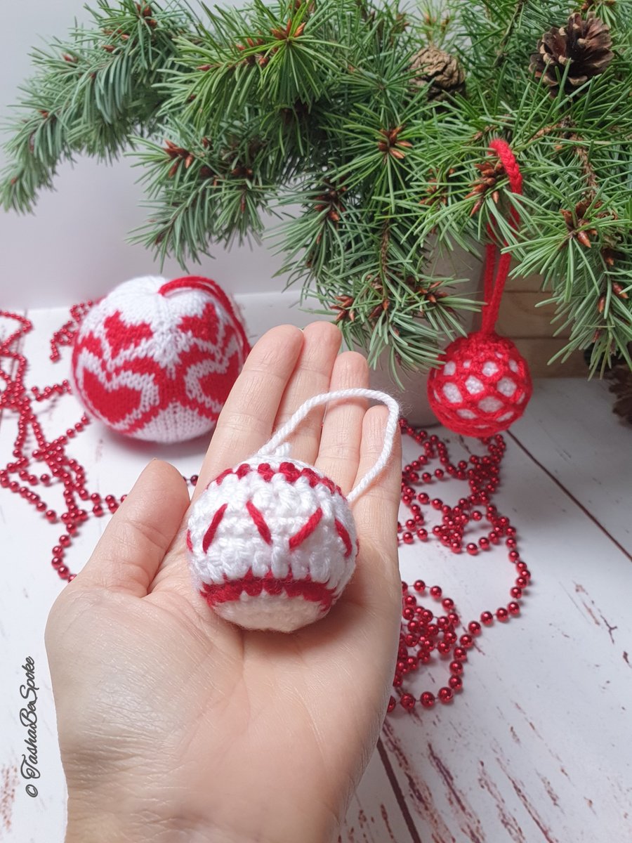 Handmade Christmas tree ornaments, Child friendly tree knitted balls
