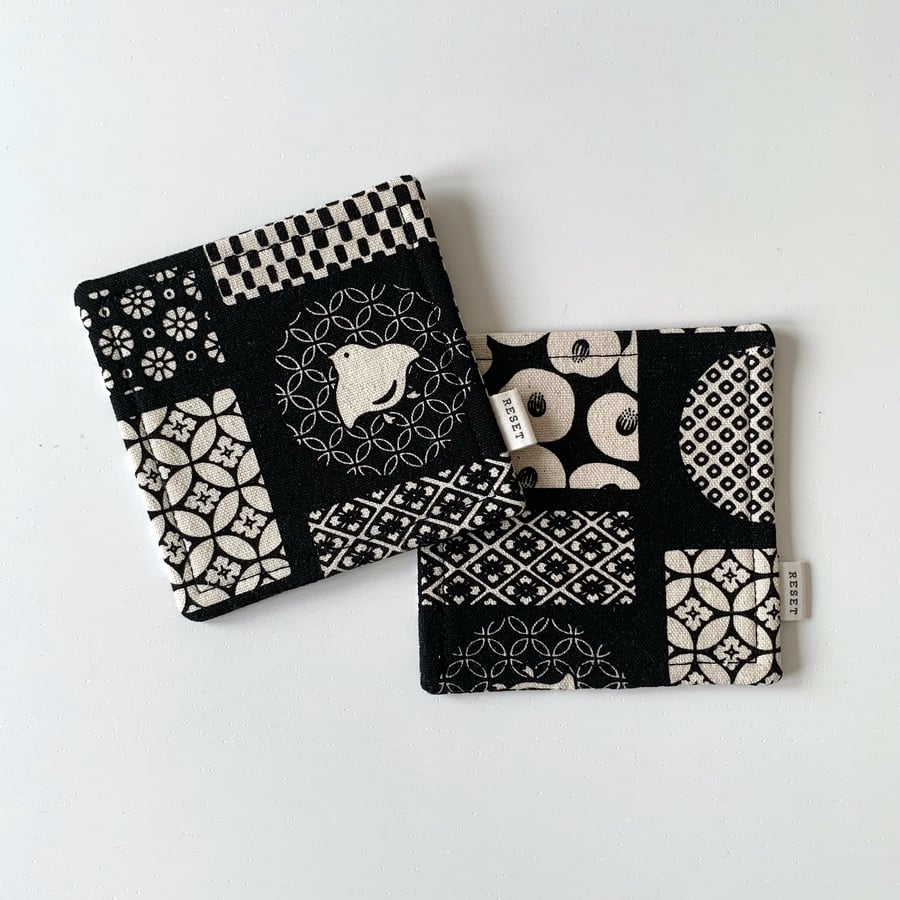 Set of 2 Japanese style pattern fabric coaster - black 