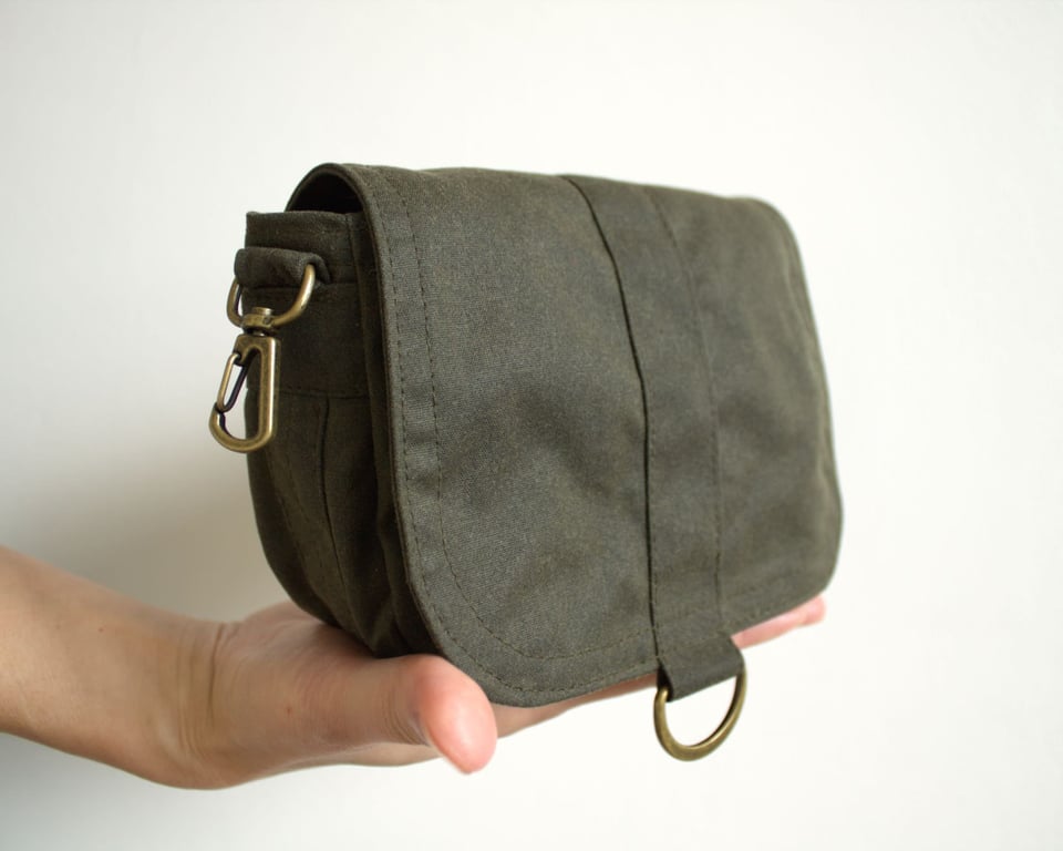 Convertible belt bag saddle purse in olive green by Minus
