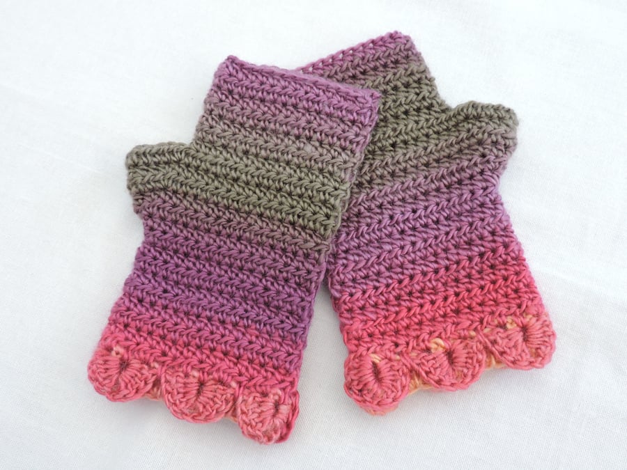 Dragon Scale Cuff  Fingerless Mitts Gloves Mauve Olive Pink